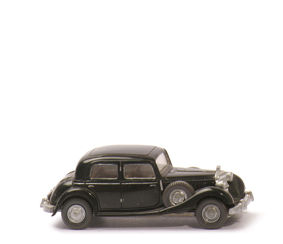 Mercedes 260 D - schwarz, Lkr eingesetzt - 832/1a