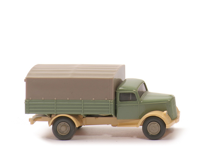 Opel Blitz 1939, unbeschriftet - FH, PR resedagrün, CH hellbeige, m. Blitz - 840/5c