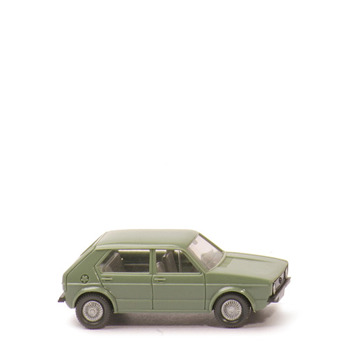 VW Golf I 4-türig - hellresedagrün, mit Außenspiegel, Grill glatt - 44/4c