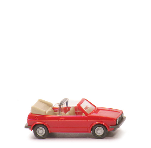 VW Golf I Cabrio - rot, Räder Riffelkappe - 46/6d