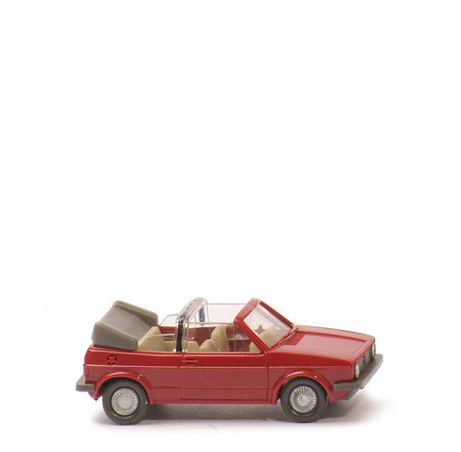 VW Golf I Cabrio - hellbraunrot, Räder Riffelkappe - 46/6c