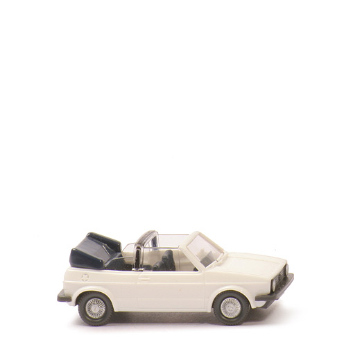 VW Golf I Cabrio - weiß, Räder Riffelkappe - 46/6g