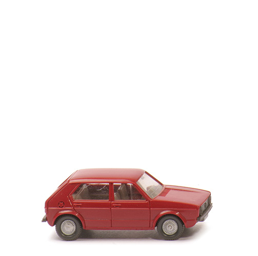 VW Golf I 4-türig - rubinrot, Grill gerillt, Stoßstange wagenbreit - 44/5b