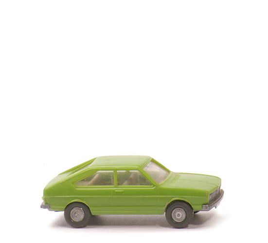 VW Passat - gelbgrün, Grill integriert - 48/3e