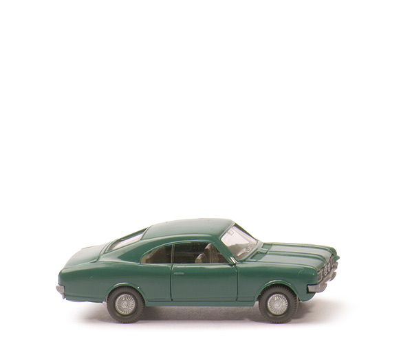 Opel Commodore - patinagrün, LKR integriert, BP 8c - 84/2e
