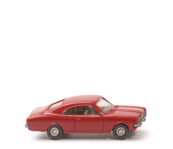 Opel Commodore - hellbraunrot, LKR integriert, BP 8c - 84/2d