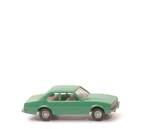 Opel Ascona - grün, 2 Lüfter, Diagonalstrebe im Innendach - 80/5b