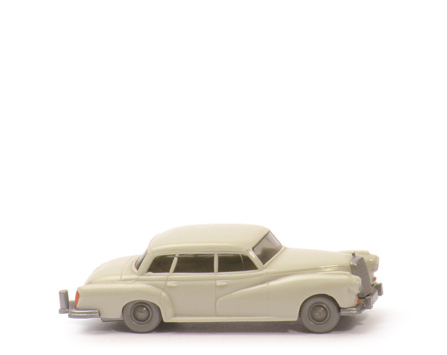 Mercedes 300 - grünlichbeige, mit Holmen, ZH geklebt - 150/4e