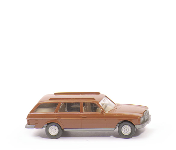 Mercedes 250 T - lehmbraun, m. Schiebedach - 155/3B
