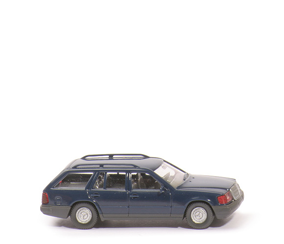 Mercedes 230 TE - stahlblau, mit Radkappen - 154/3a