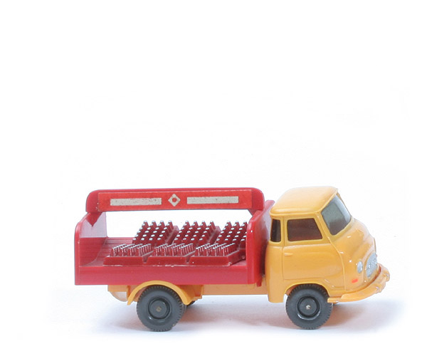 Hanomag Kurier, Getränkewagen - FH, CH chromgelb, Aufbau rot - 343/1a