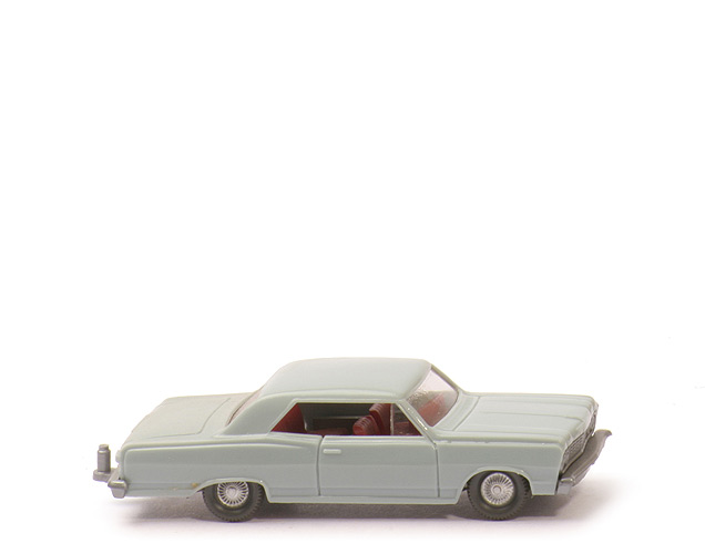 Chevrolet Malibu - hellblaugrau, m. ZH, LKR integriert - 220/7h