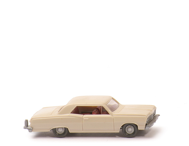 Chevrolet Malibu - hellelfenbein, m. ZH, LKR integriert - 220/7b
