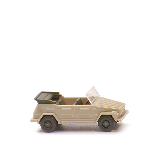 VW 181 offen - hellgelbgrau, IE u. Chassis flaschengrün - 40/16l~
