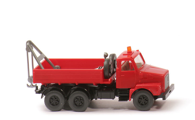 Volvo N 10 Abschleppwagen - Aufbau rot - 634/1B