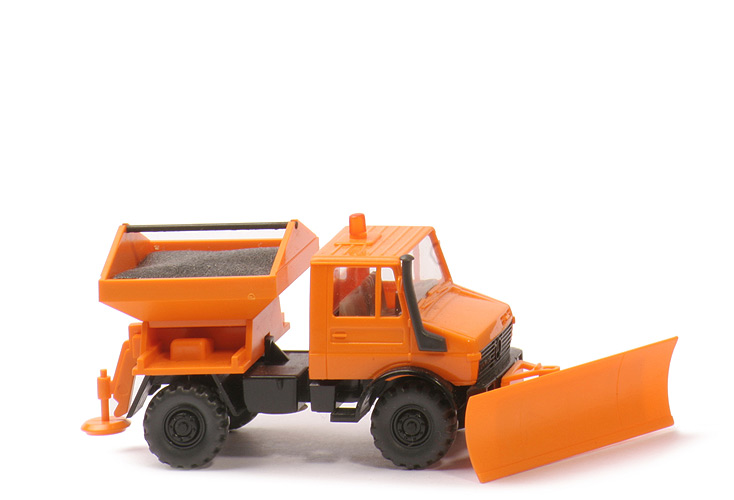 Unimog U 1700 mit Schneepflug - hellorangegelb, o. ZH - 646/1