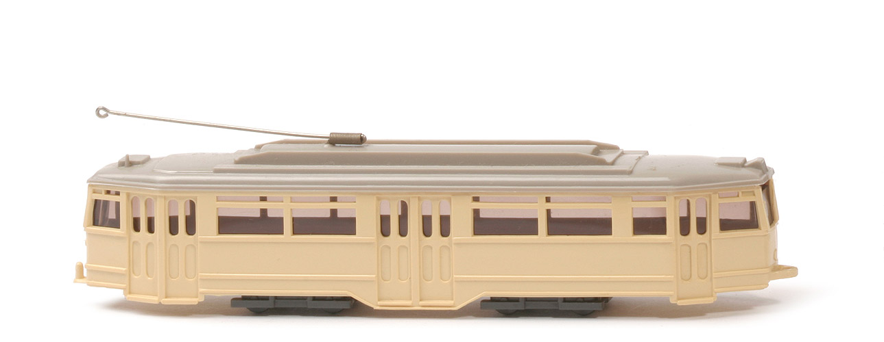 Straßenbahn-Triebwagen - hellbeige, Dach graubeige, Prägung Radlauf WM - 740/8a