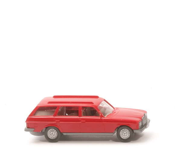 Mercedes 250 T - rot, o. Schiebedach, Roter Hahn - 155/1