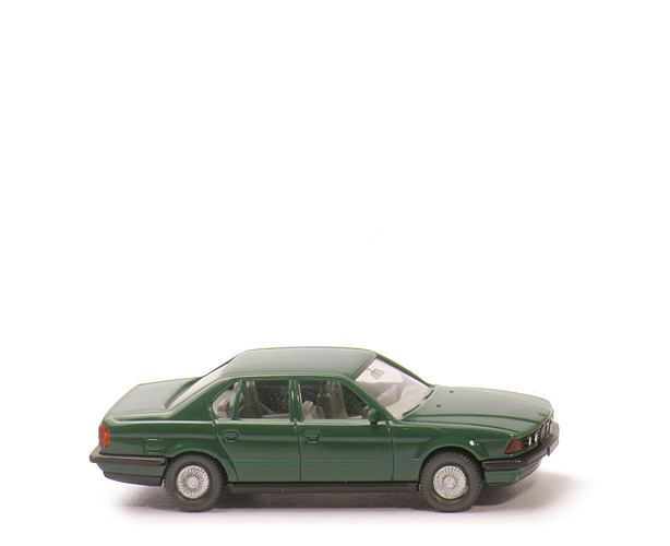 BMW 750i - kieferngrün - 192/1