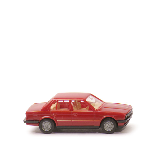 BMW 320i - rubinrot - 190/6