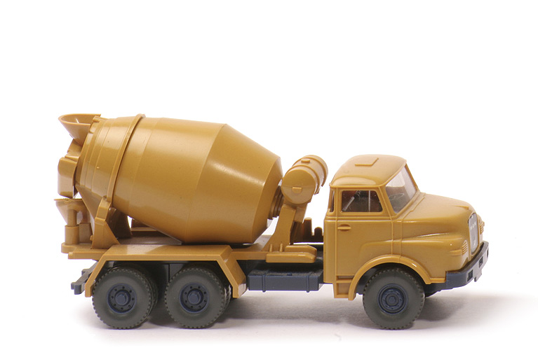 MAN 26.281 Betontransporter - FH, Aufbau braungelb, CH stahlblau, mit Lkr - 682/6