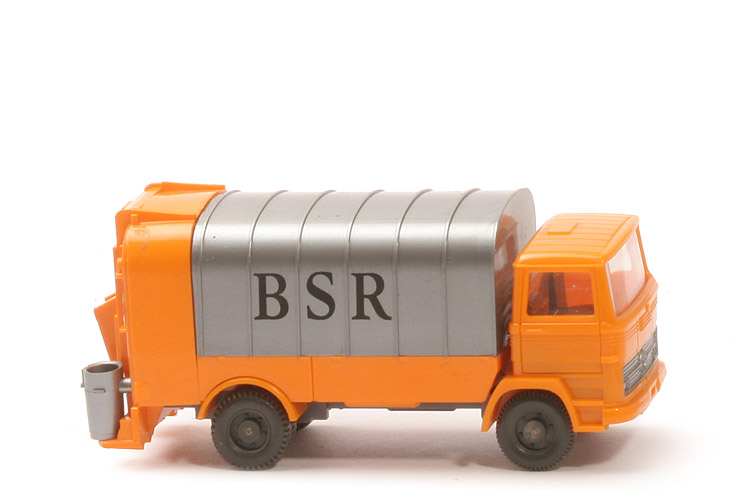 MB LP 1317 Müllwagen ohne Spiegel - BSR - Werbemodell - o. Lkr., o. Spiegel - BSR (1) b