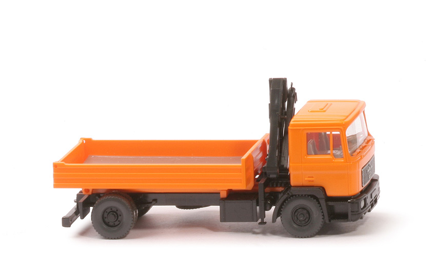 MAN F 90, Pritschenkipper m. Ladekran - orangegelb - 675/2a