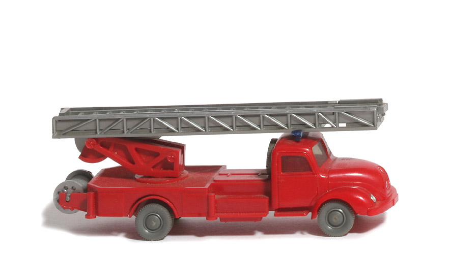Magirus S 3500 Alter Leiterwagen - Blaulichtleiste, ohne Blinker, FH, CH, Aufbau rot - 620/19a