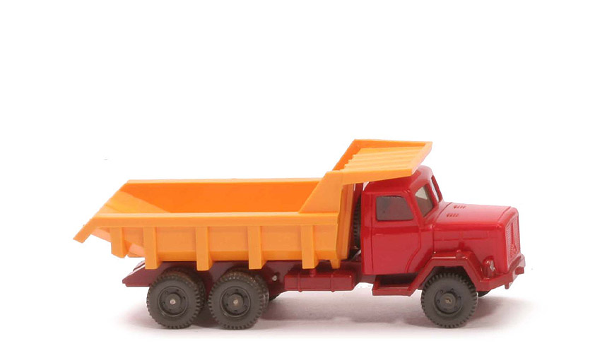 Magirus Saturn Muldenkipper 3-Achs - FH rot, Mulde chromgelb, CH hellbraunrot - 670/5a ~