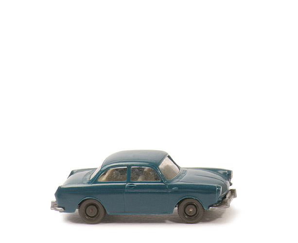 VW 1500 Stufenheck - ozeanblau, Haube rund, m. IE - 40/13c