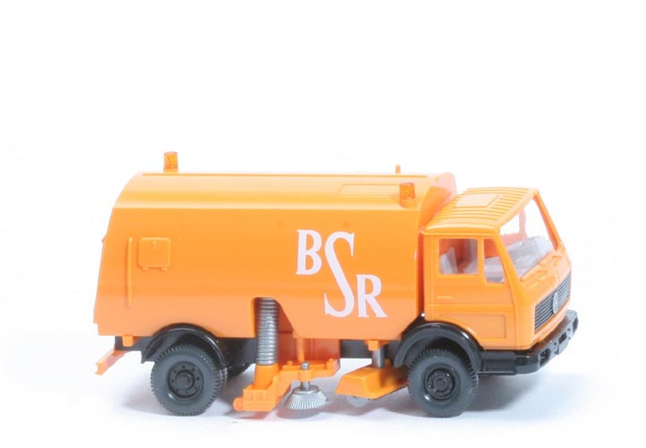 MB 1217 Straßenkehrwagen - BSR Druck weiß ohne Rand - BSR (4)