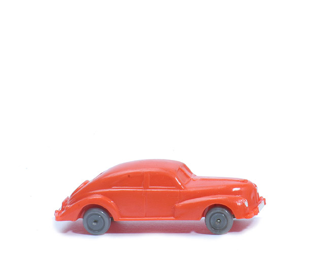 Schräghecklimousine, spitze Haube - leuchtorange, ohne Zughaken - 29/5c