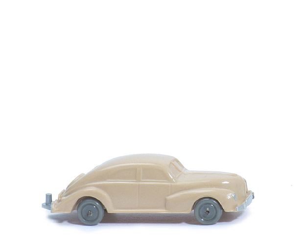 Schräghecklimousine, spitze Haube - beige, Zughaken angeklebt - 29/6a