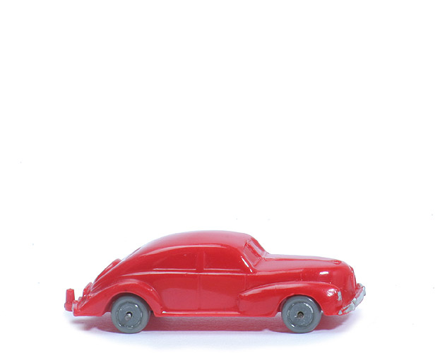 Schräghecklimousine, spitze Haube - rot, Zughaken integriert - 29/7k