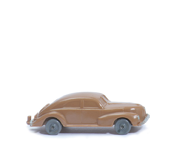 Schräghecklimousine, spitze Haube - (hell-) ockerbraun, Zughaken integriert - 29/7l