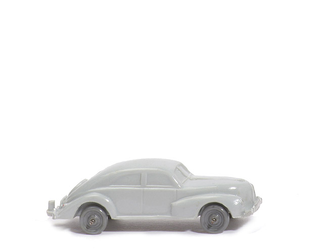 Schräghecklimousine, spitze Haube - grau, Zughaken integriert - 29/7 ?