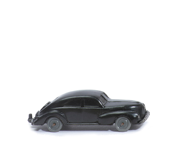 Schräghecklimousine, spitze Haube - schwarz, Zughaken integriert - 29/7 ?