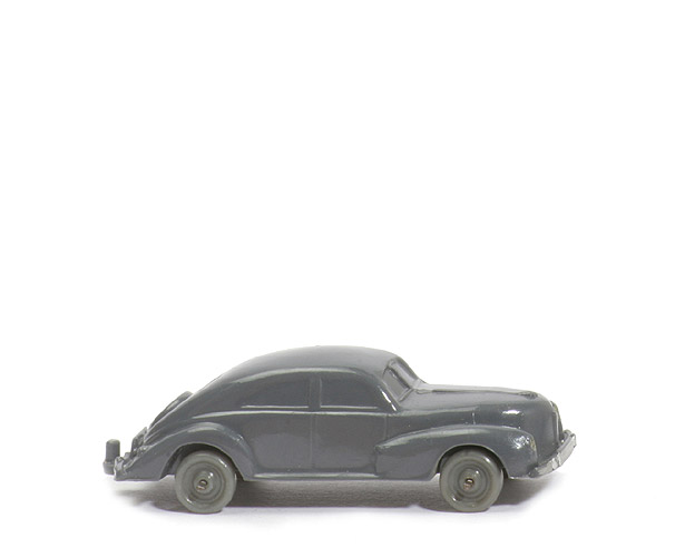 Schräghecklimousine, spitze Haube - (dunkel-) basaltgrau, Zughaken integriert - 29/7e
