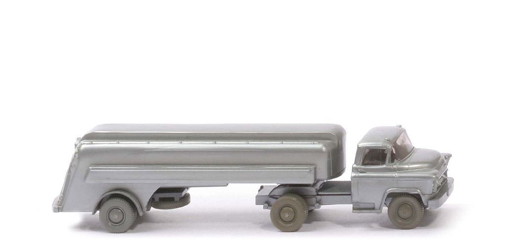 Chevrolet alter Tanksattelzug - Zugmaschine Silberling, Aufl. silbern - nicht erfasst