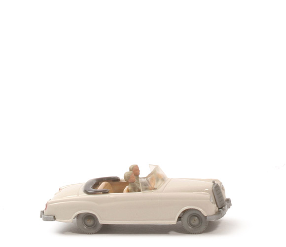 Mercedes 220 Cabrio - braunweiß, Kennz. am CH, m. Figuren - 143/3b