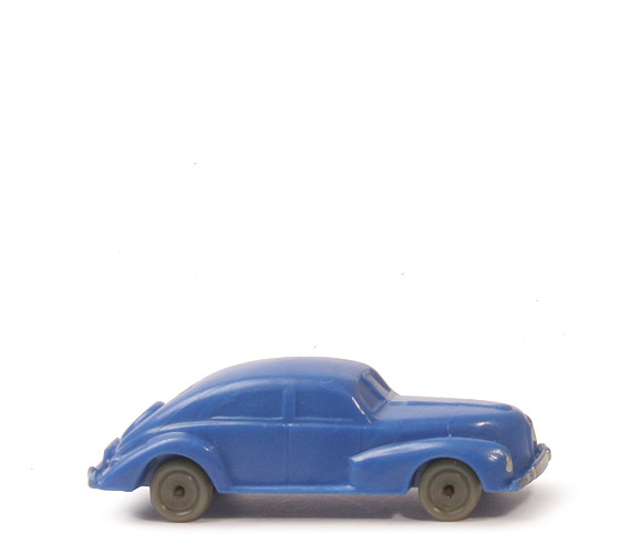 Schräghecklimousine, spitze Haube - dunkles signalblau, ohne Zughaken - 29/5d