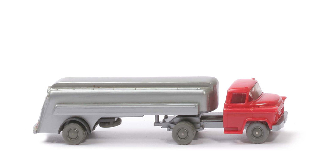 Chevrolet alter Tanksattelzug - FH rot, Aufl. silbern - nicht erfasst