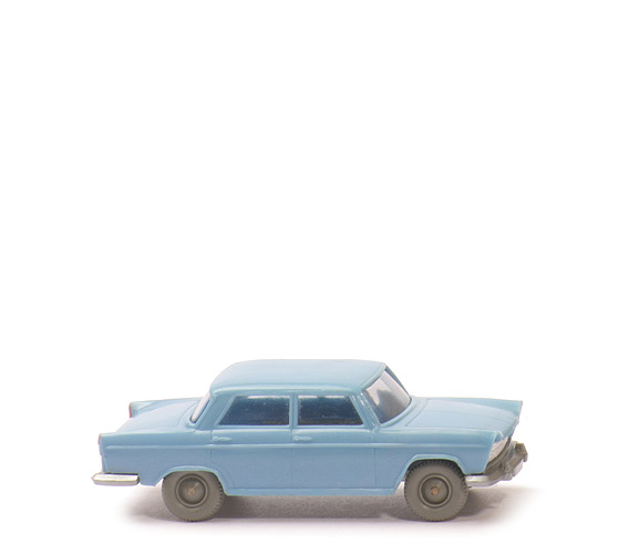 Fiat 1800 - lilablau - 90/3a