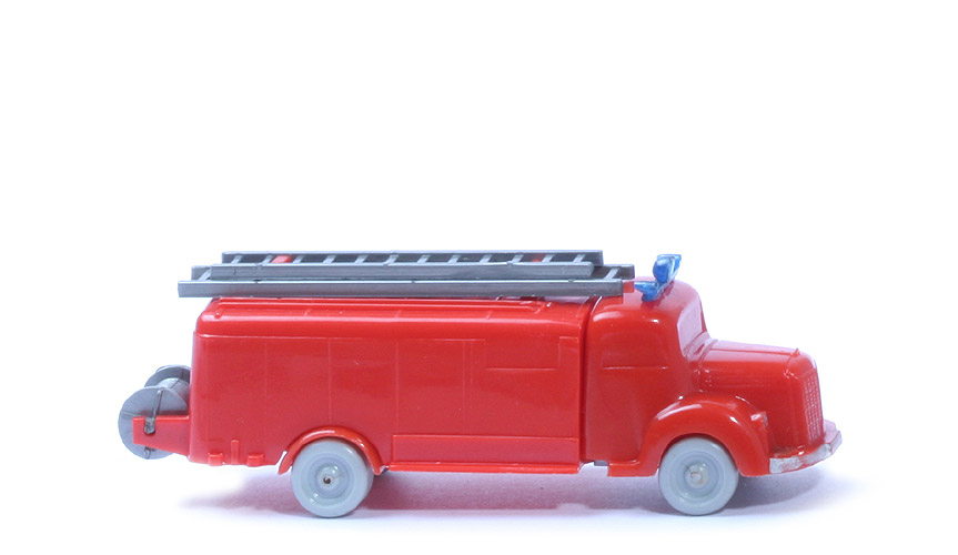 MB L 3500 uv Alter Spritzenwagen - Blaulichtleiste, Boden geschlossen, rot/orangerot - 610/10