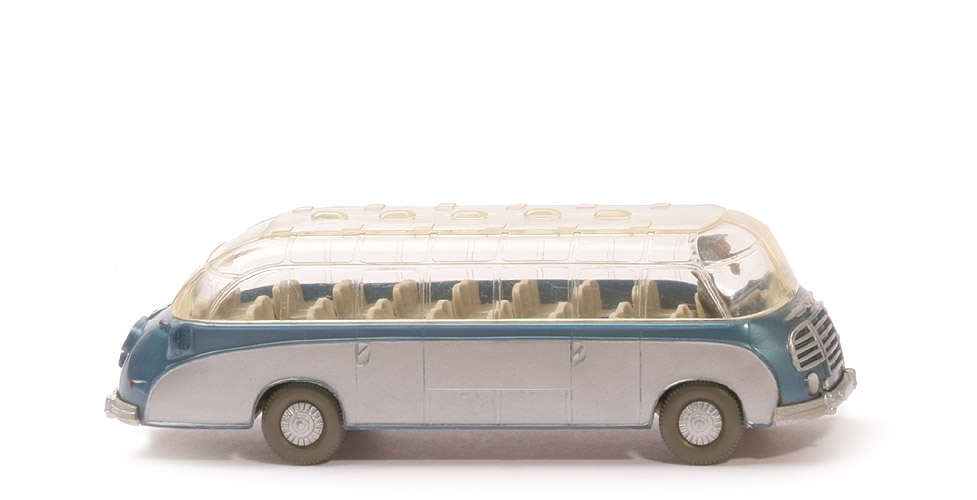 Setra-Bus - blaumetallic, WM im Kreis - 730/4a ?