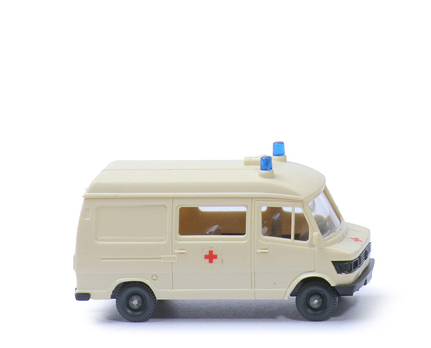 MB 207 D DRK - Kasten mit Hochdach, Vorserie ohne Dachschild - 278/6 Vors. B