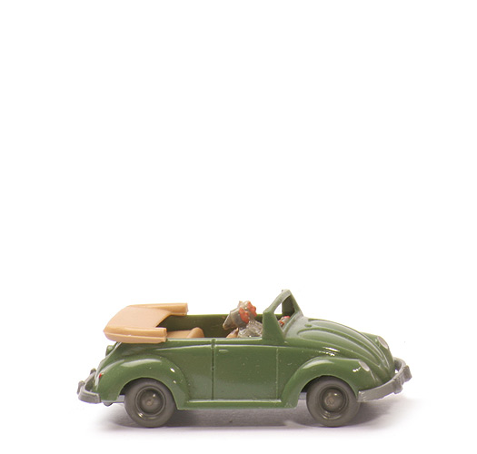 VW Käfer Cabrio mit Frontrahmen - dunkelmaigrün - 33/1i