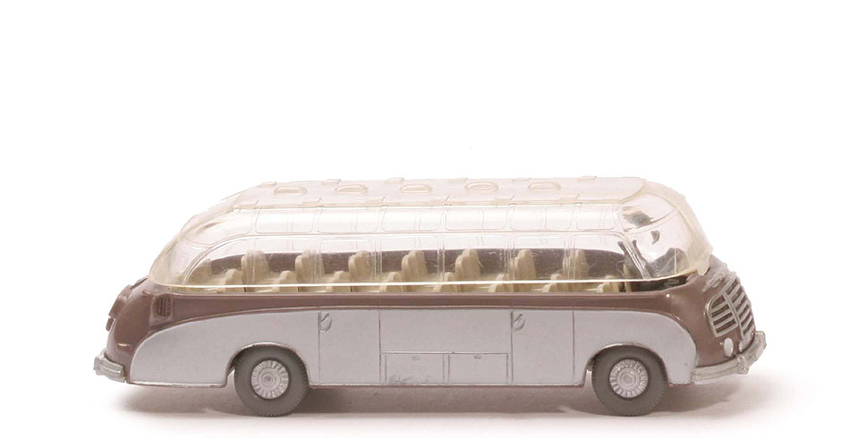 Setra-Bus - braunmetallic, WM im Kreis, glattes Dach nicht schabloniert - 730/3?
