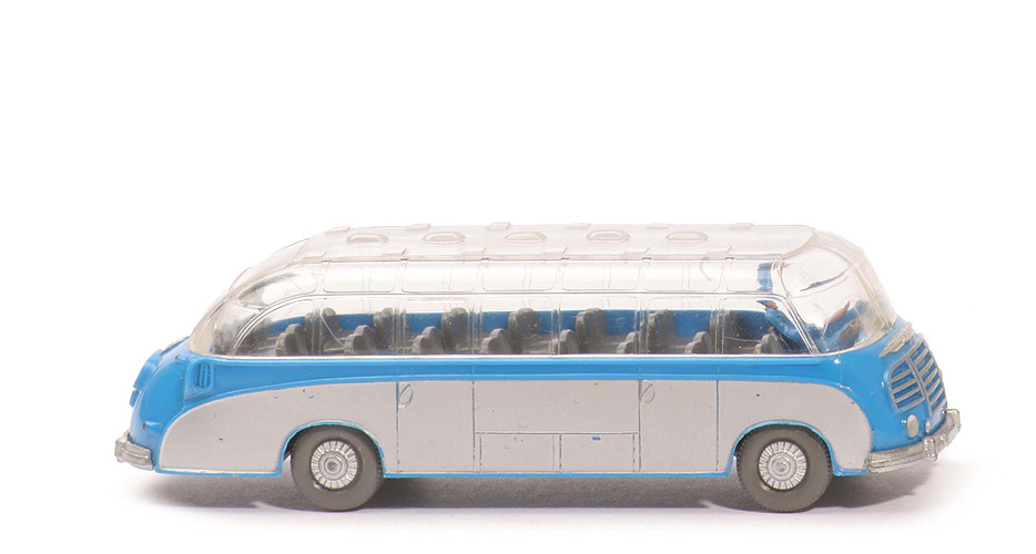 Setra-Bus - himmelblau, Armaturenbrett trapezförmig, mit Fahrer - 730/3