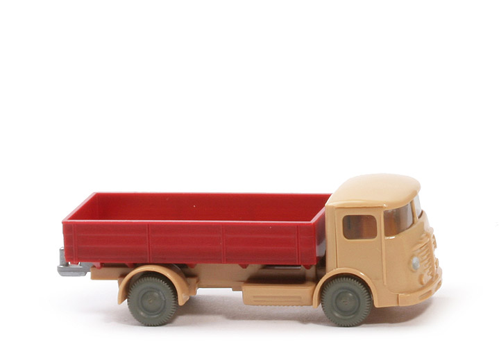 Büssing 4500 Pritschen-LKW - Typ 2, FH, CH, beige, PR weinrot - 470/5j